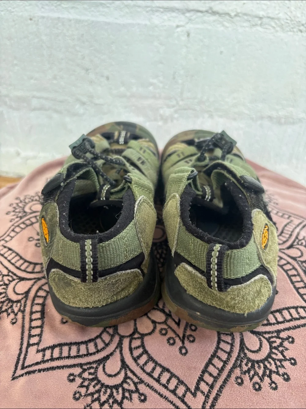 Keen Boys Olive Green Camo Closed-Toe Hiking Waterproof Sandals sz 13